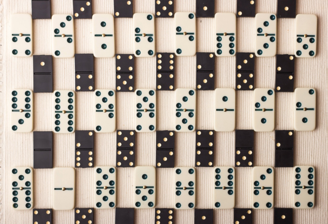 popular types of dominoes games